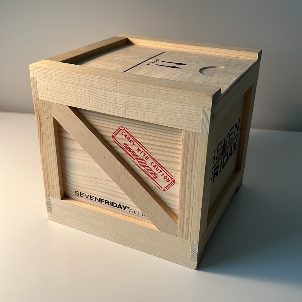 Brand new! Original Box and papers. Seven Friday automatic movement watch. - Picture 15 of 15